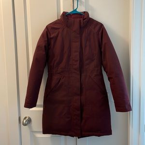 Women’s North Face heavyweight down insulated parka - women’s small